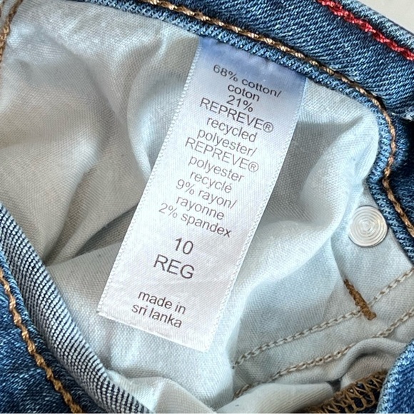 Maurice’s High Rise Button Fly Cropped Ankle Raw Hem Distressed Jeans Sz 10 - Picture 16 of 16